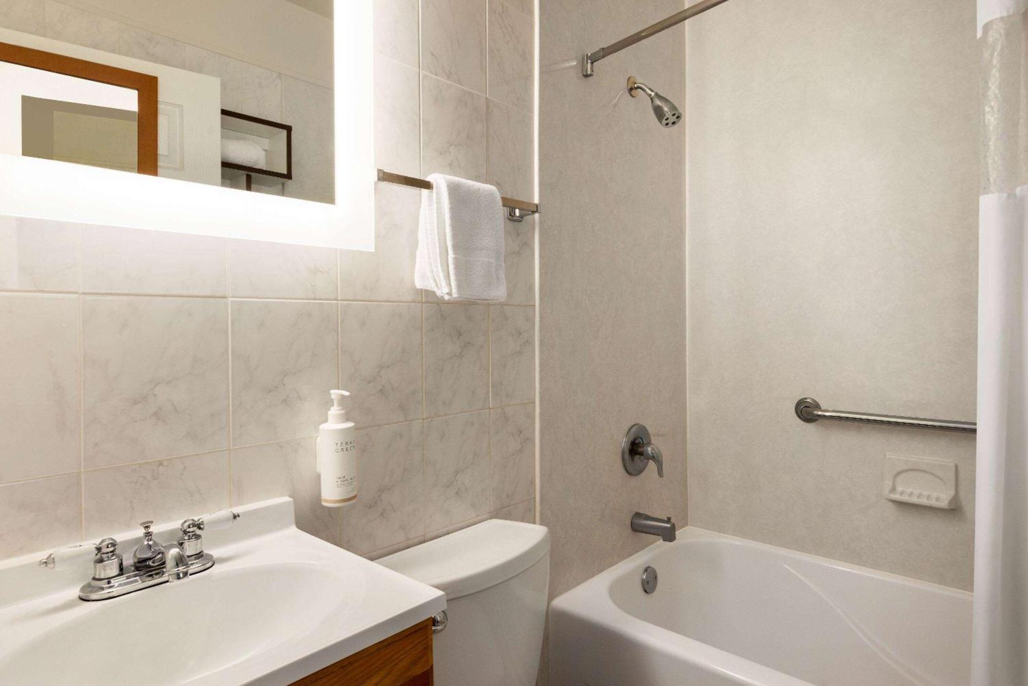 Howard Johnson By Wyndham Ocean City Oceanfront Buitenkant foto