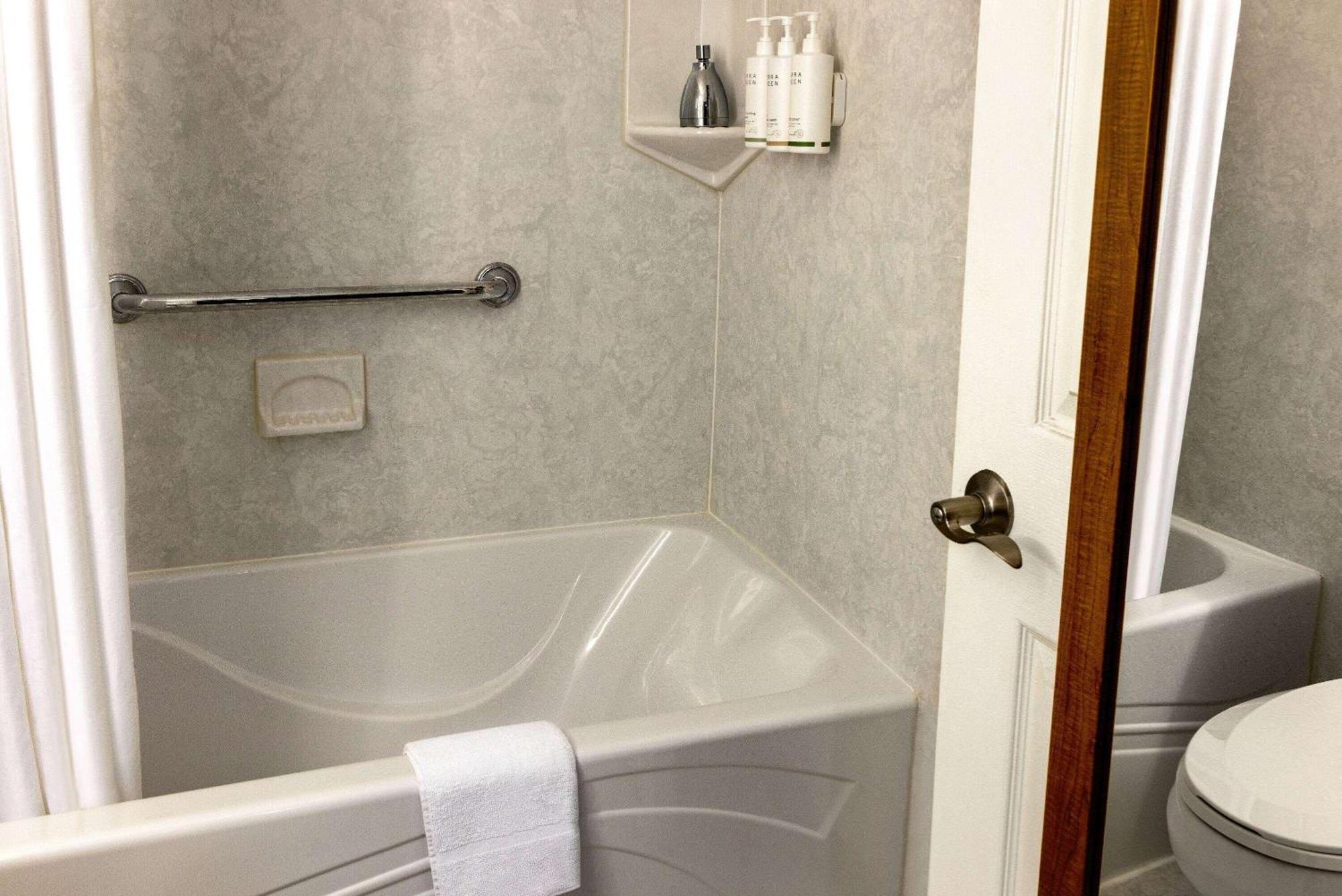 Howard Johnson By Wyndham Ocean City Oceanfront Buitenkant foto